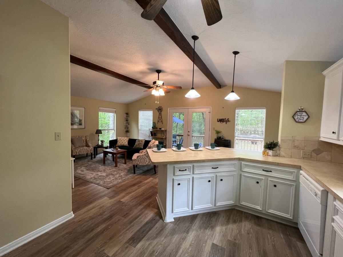 2 Bdrm Treehouse Hideout- Lake Conroe With Boat Ramp Montgomery Eksteriør bilde